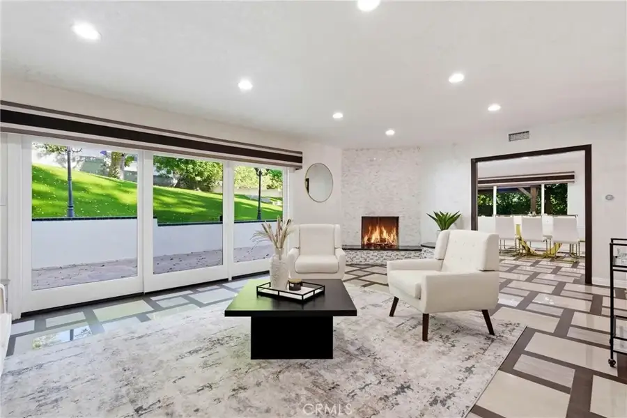 5836 Winnetka Avenue, Woodland Hills, CA 91367 - #2