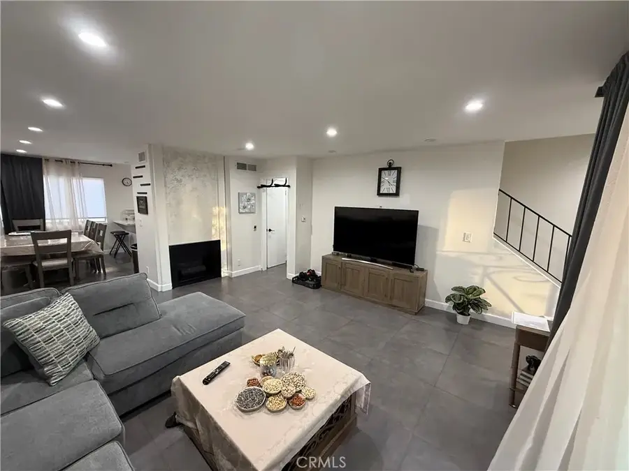 9702 Via Roma, Burbank, CA 91504 - #3