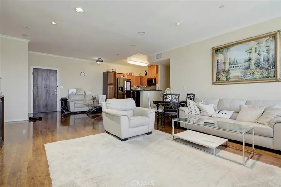 13941 Sherman Way Boulevard #401, Van Nuys, CA 91405 - #2