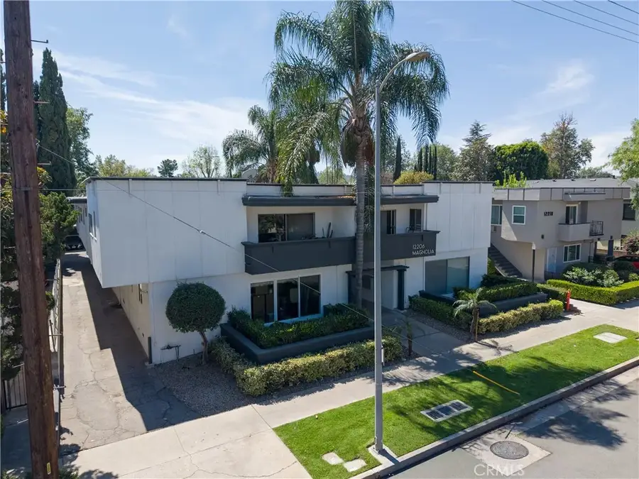 12206 Magnolia Boulevard, Valley Village, CA 91607 - #2