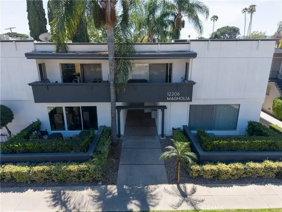 12206 Magnolia Boulevard, Valley Village, CA 91607 - #3