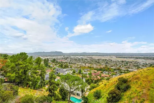 10050 Olivia Ter, Sun Valley, CA 91352