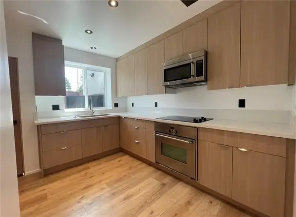 1713 W Alameda Avenue, Burbank, CA 91506