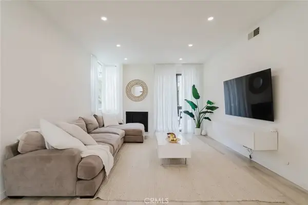 1305 N Columbus Avenue #204, Glendale, CA 91202