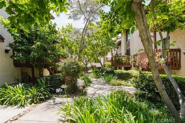 13942 Oxnard Street, Valley Village, CA 91401