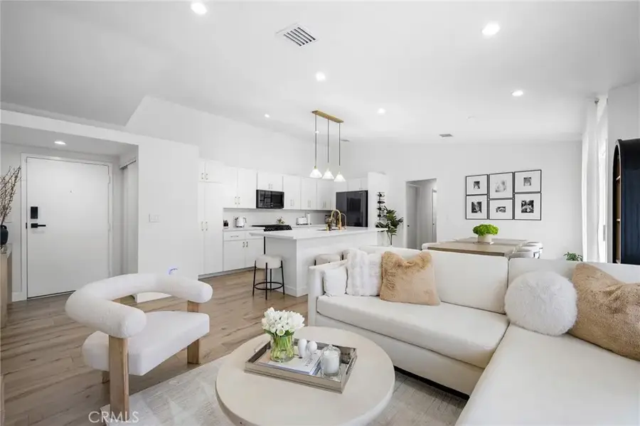 11300 Foothill Boulevard #63, Sylmar, CA 91342 - #2
