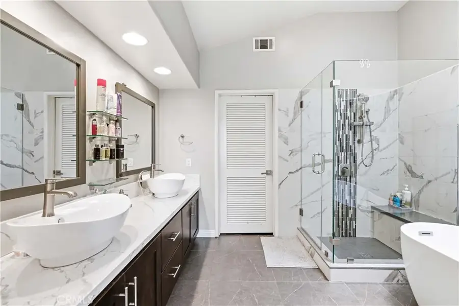 1896 Caminito De La Narcissa, Glendale, CA 91208 - #3