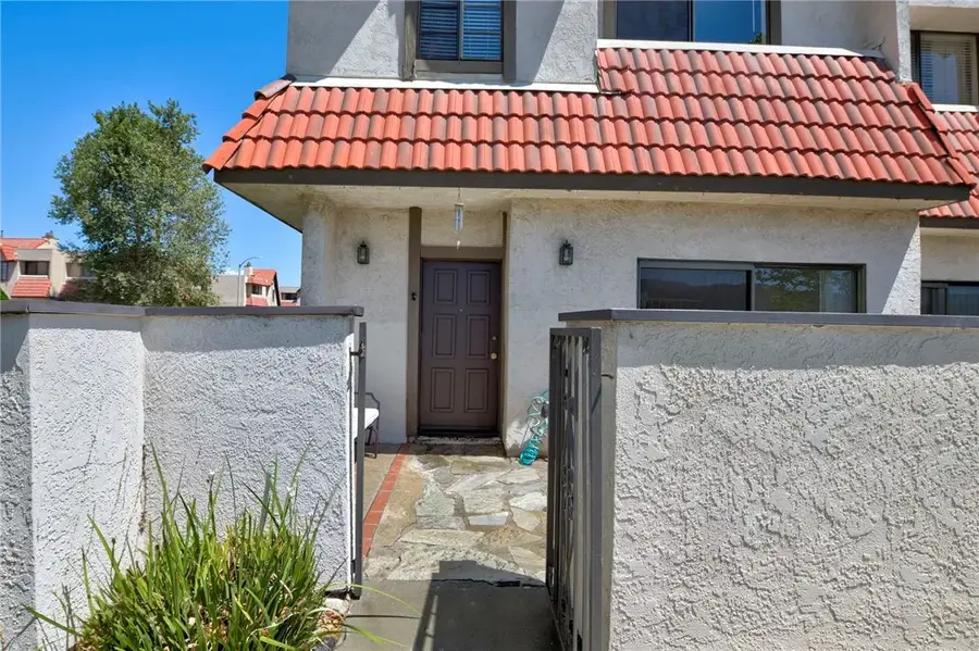 27610 Nugget Drive #1, Canyon Country, CA 91387 - #3