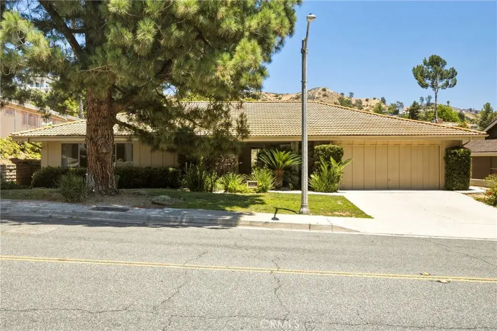1716 Greenbriar Road, Glendale, CA 91207 - #1