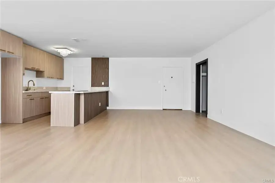 960 Larrabee #120, West Hollywood, CA 90069 - #2