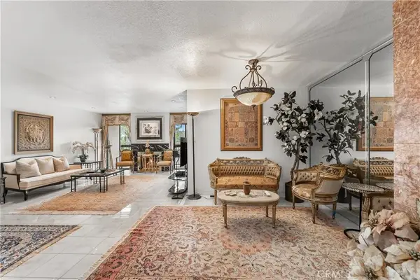 1745 Holly #302, Glendale, CA 91206