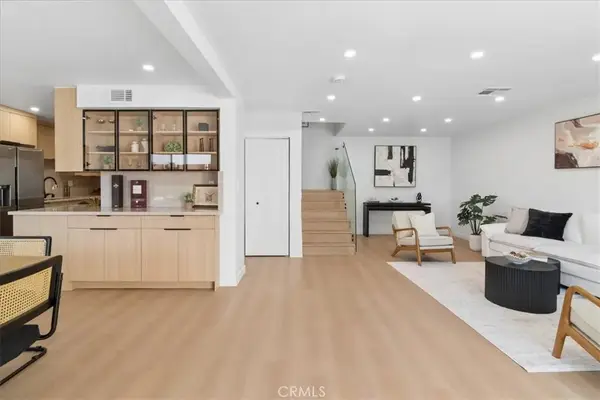 10234 Variel #12, Chatsworth, CA 91311