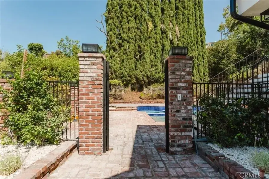 401 Brockmont Drive, Glendale, CA 91202 - #2