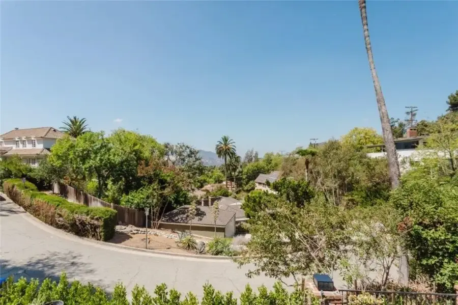 401 Brockmont Drive, Glendale, CA 91202 - #3