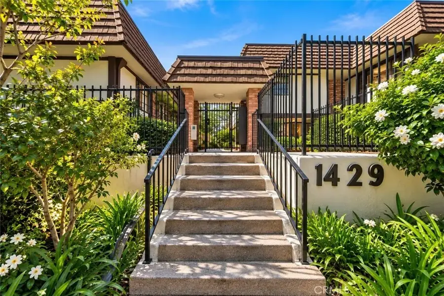 1429 Valley View Road #18, Glendale, CA 91202 - #3