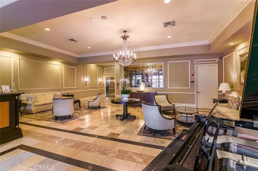 607 Caruso Avenue, Glendale, CA 91210 - #3
