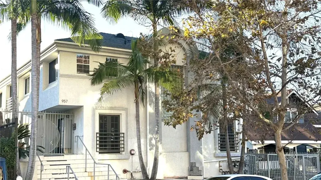 957 S Gramercy #203, Los Angeles, CA 90019 - #1