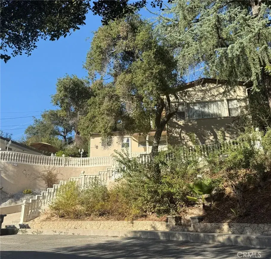 3100 Charing Cross Rd, Glendale, CA 91206 - #1