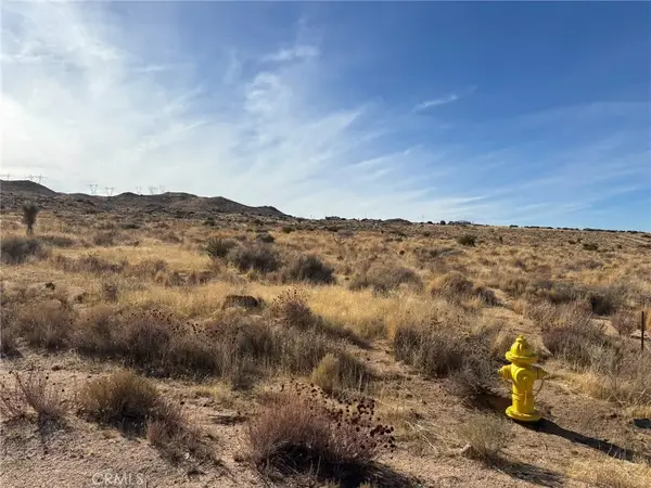 20 Luna Mountain, Apple Valley, CA 92308