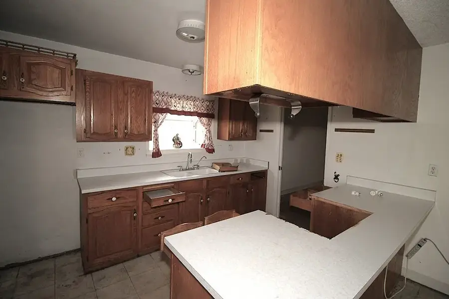 1537 De Anza Street, Barstow, CA 92311 - Image #3