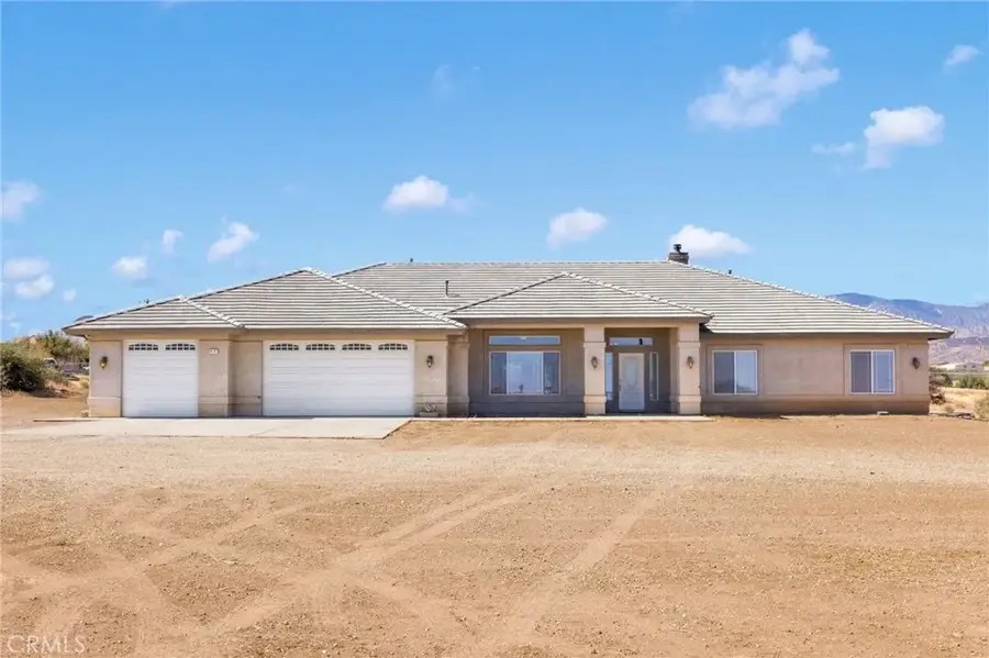 8482 Tumbleweed Road, Phelan, CA 92371 - Image #2