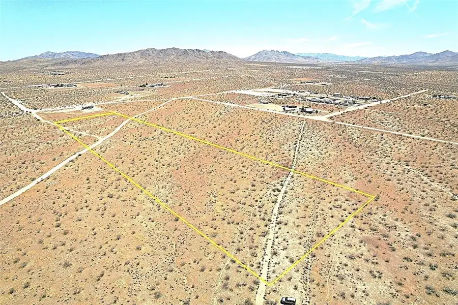 25 Dachshund, Apple Valley, CA 92307 - Image #3