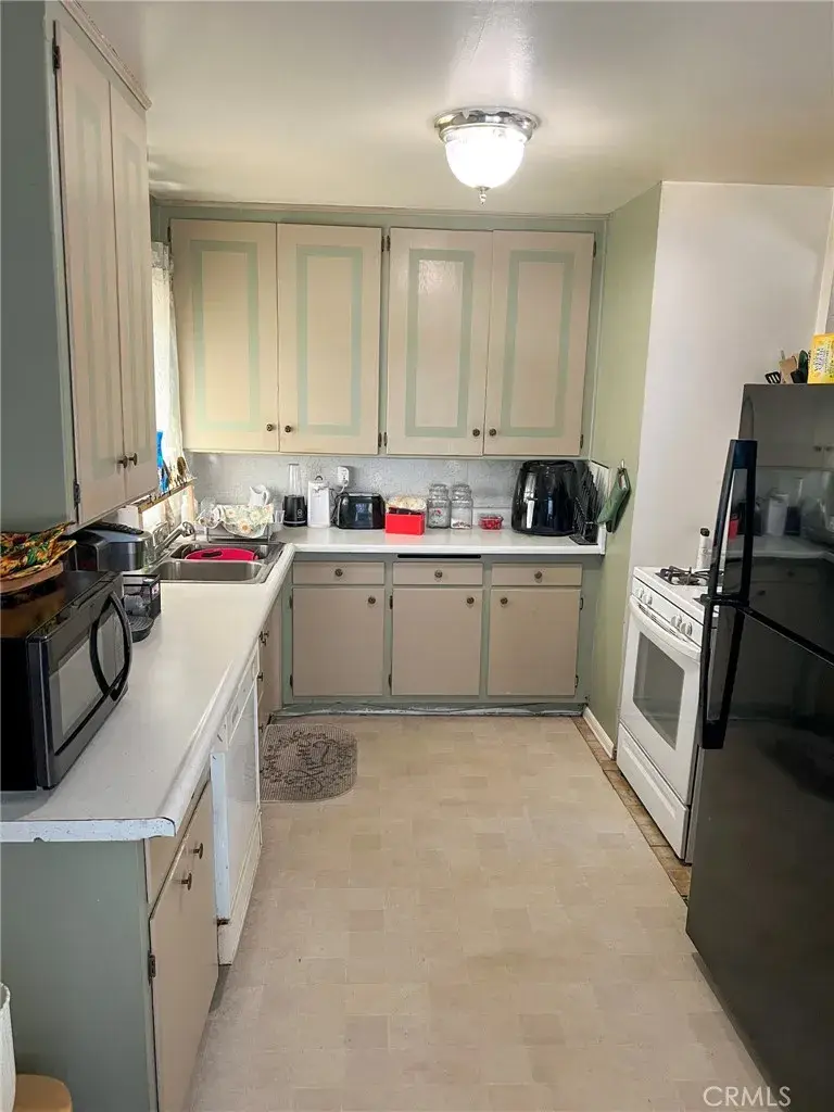 840 E Virginia Way, Barstow, CA 92311 - Image #2