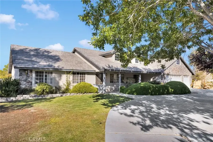 15590 Myalon, Apple Valley, CA 92307 - Image #2