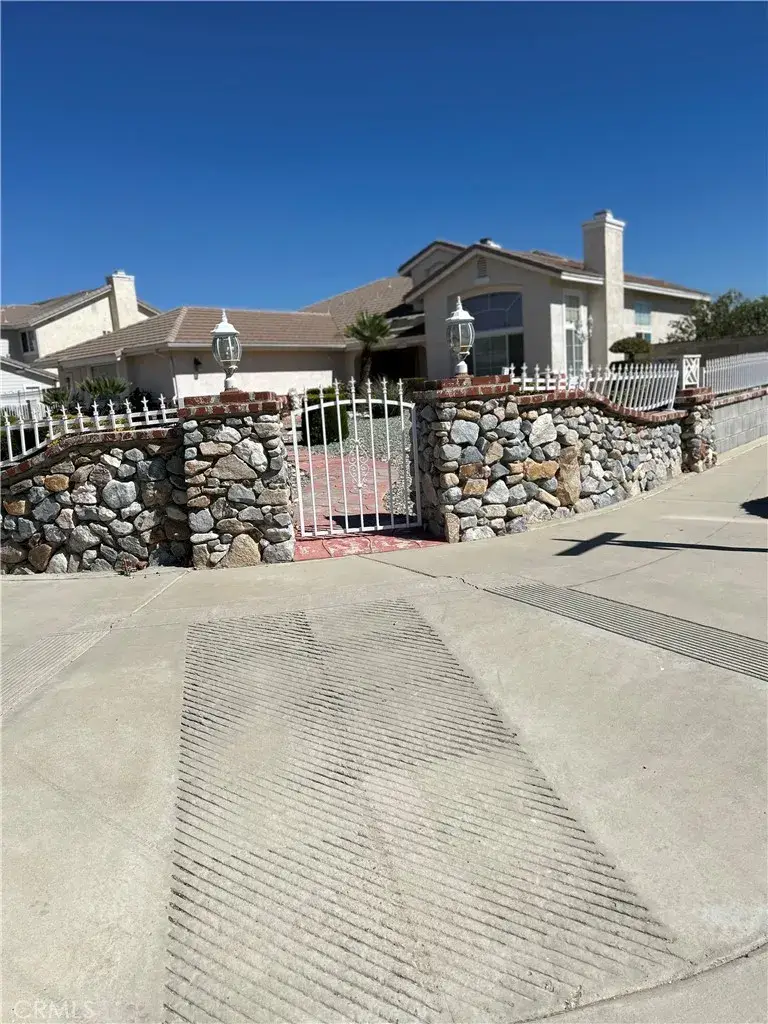 20361 Pahute, Apple Valley, CA 92308 - Image #3