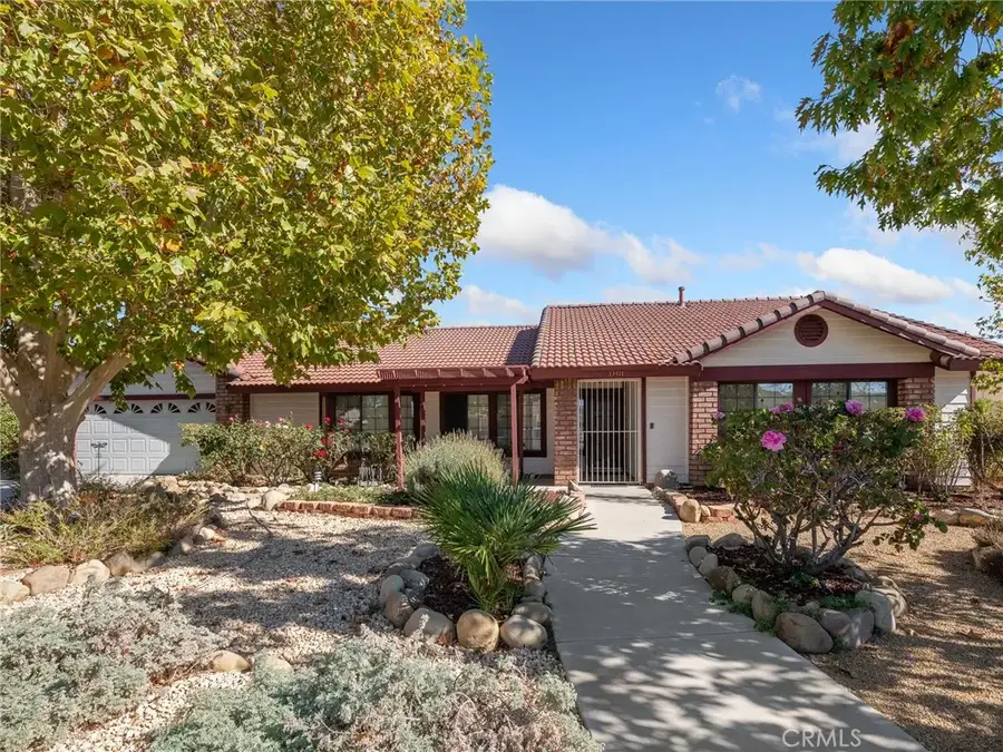 13411 Ivanpah Rd, Apple Valley, CA 92308 - Image #2