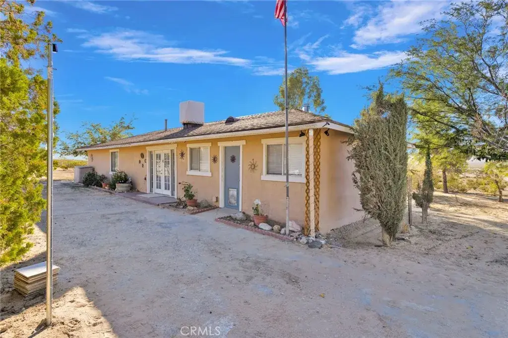 38744 East End Road, Lucerne Valley, CA 92356 - Image #1