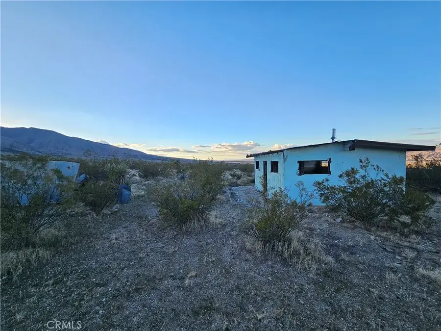 411 Powerline Rd., Lucerne Valley, CA 92356 - #3