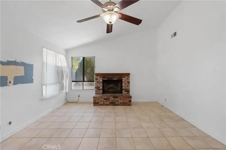 18891 Shoshonee Road, Apple Valley, CA 92307 - Image #3