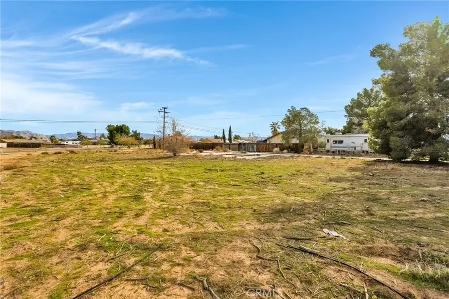 16693 Navajo, Apple Valley, CA 92307 - Image #2