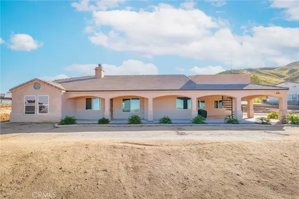 23053 Roundup Way, Apple Valley, CA 92308
