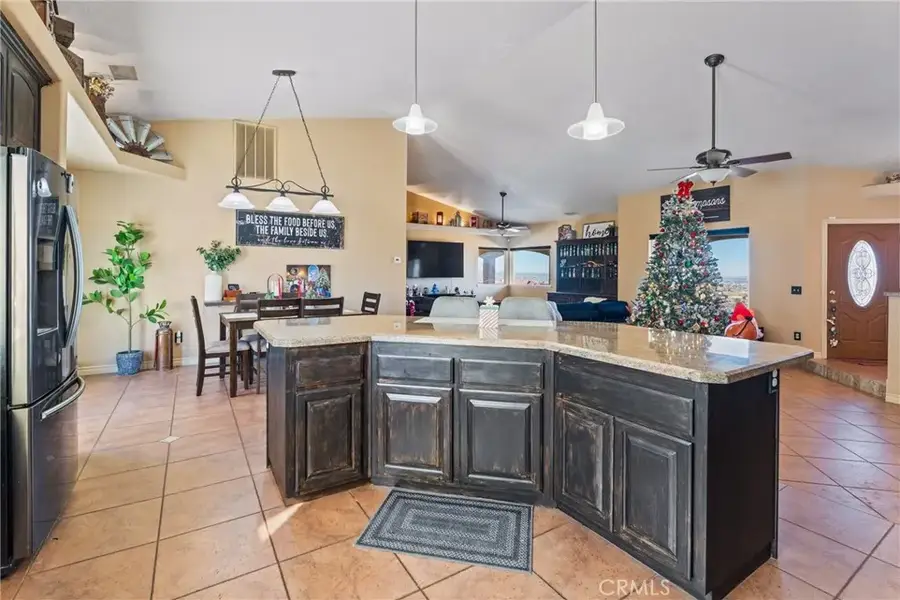 23053 Roundup Way, Apple Valley, CA 92308 - Image #3