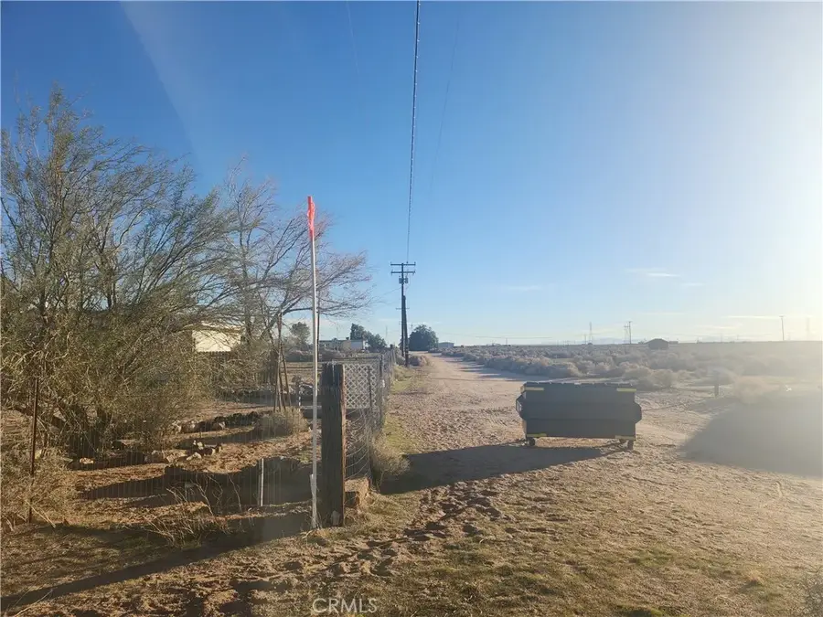 20 Edie, Hinkley, CA 92347 - #2