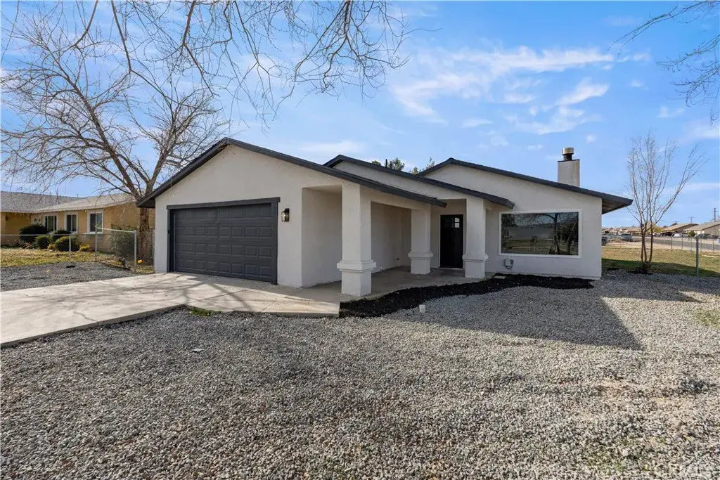 12850 Lakota Rd, Apple Valley, CA 92308 - Image #1