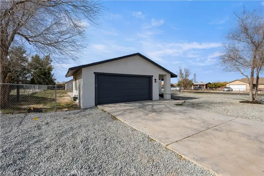 12850 Lakota Rd, Apple Valley, CA 92308 - Image #3