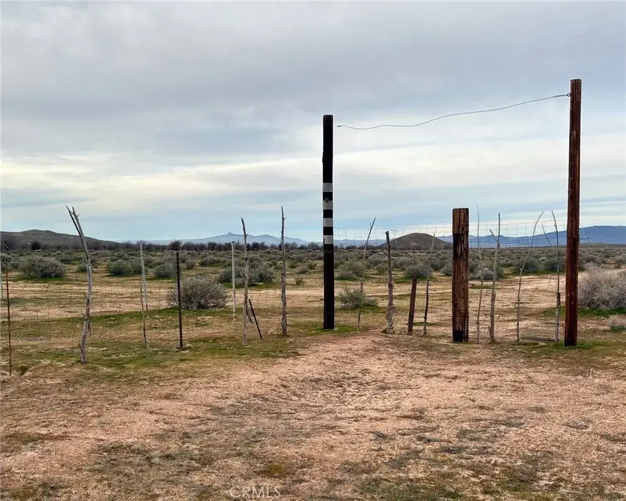 39025 Hervey, Hinkley, CA 92347 - #2