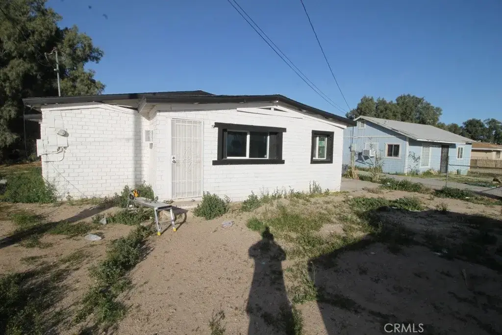 35630 San Bernardino, Daggett, CA 92327 - #1