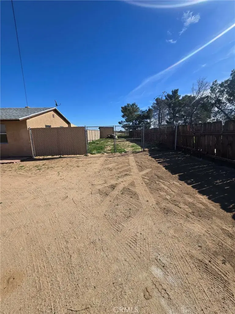 36827 Hidden River, Hinkley, CA 92347 - Image #3