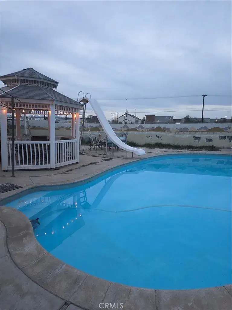 17598 Linden, Hesperia, CA 92345 - #2