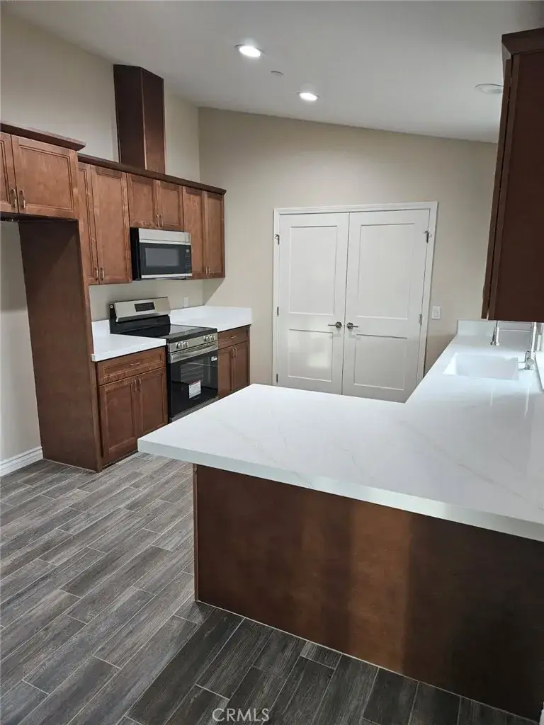 20495 Zuni Road, Apple Valley, CA 92307 - #3