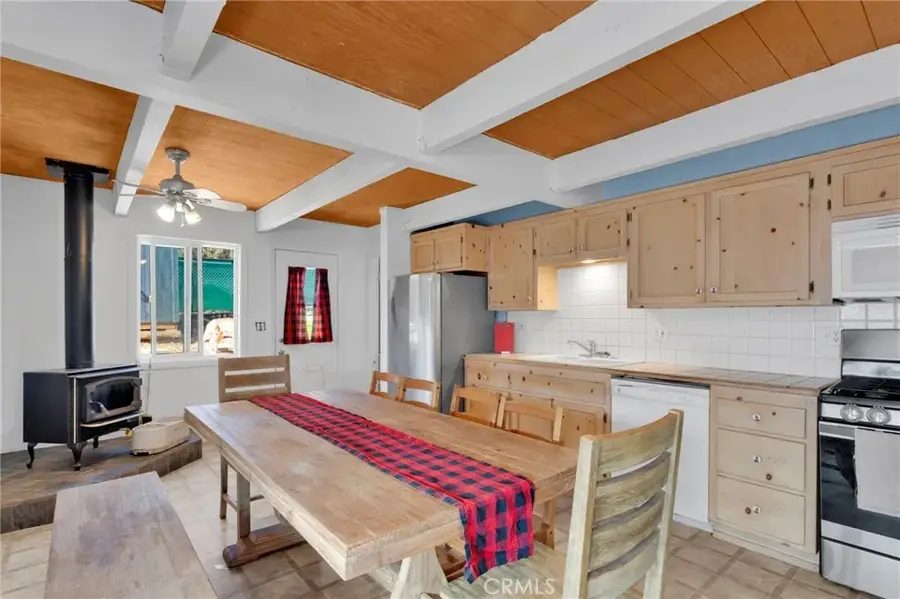 150 Los Angeles, Sugarloaf, CA 92386 - #3