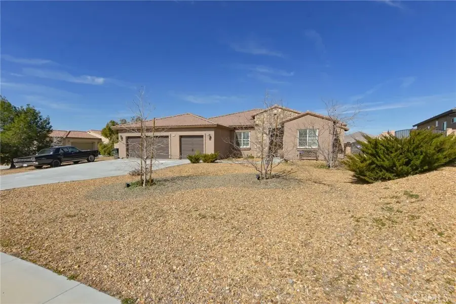 19520 Arcata Road, Apple Valley, CA 92307 - #3