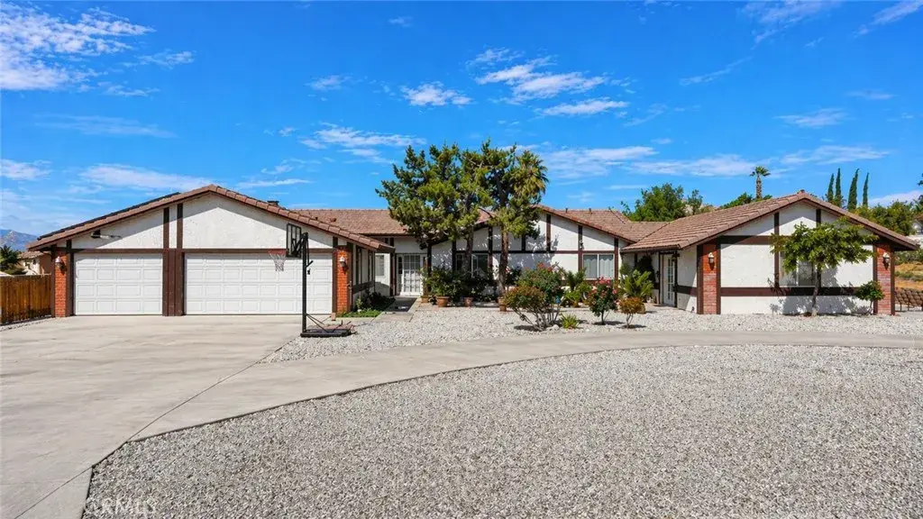 16258 Chiwi, Apple Valley, CA 92307 - #1
