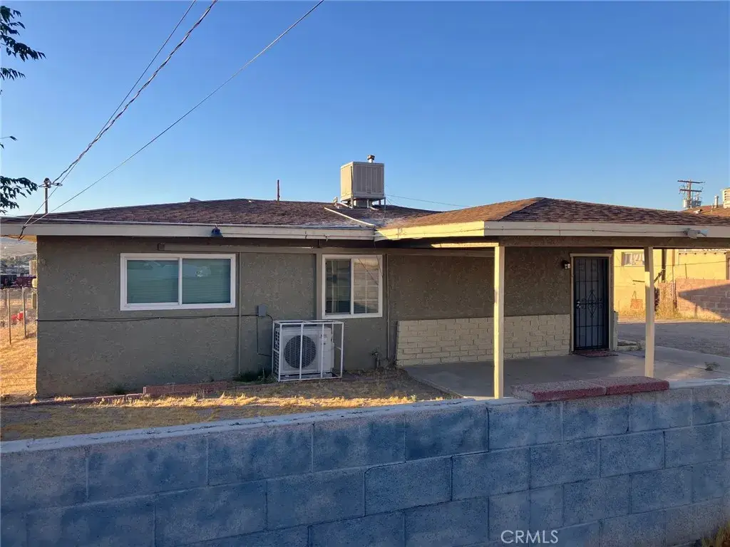 616 E White Street, Barstow, CA 92311 - #1