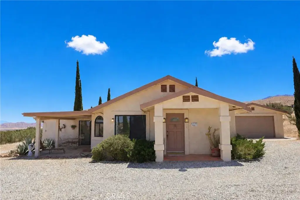 25274 Skyline, Apple Valley, CA 92308 - #1