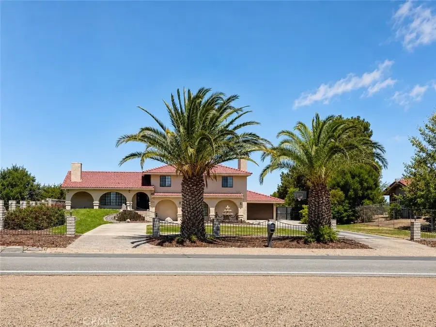 16810 Danbury Avenue, Hesperia, CA 92345 - #2